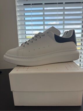 Alexander McQueen Oversized Sneaker 'White Black'